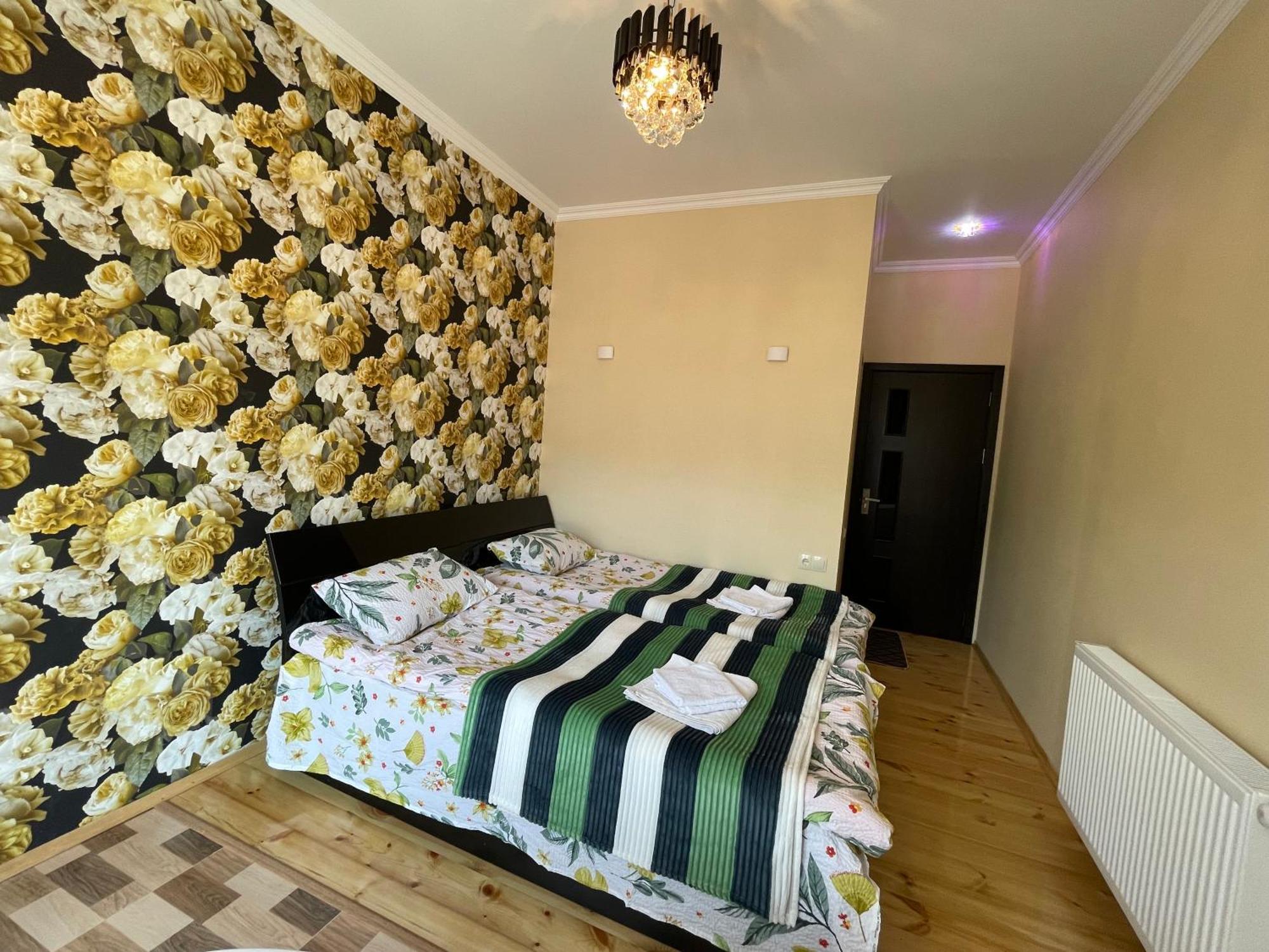 Sunny Guesthouse Kazbegi Exterior photo