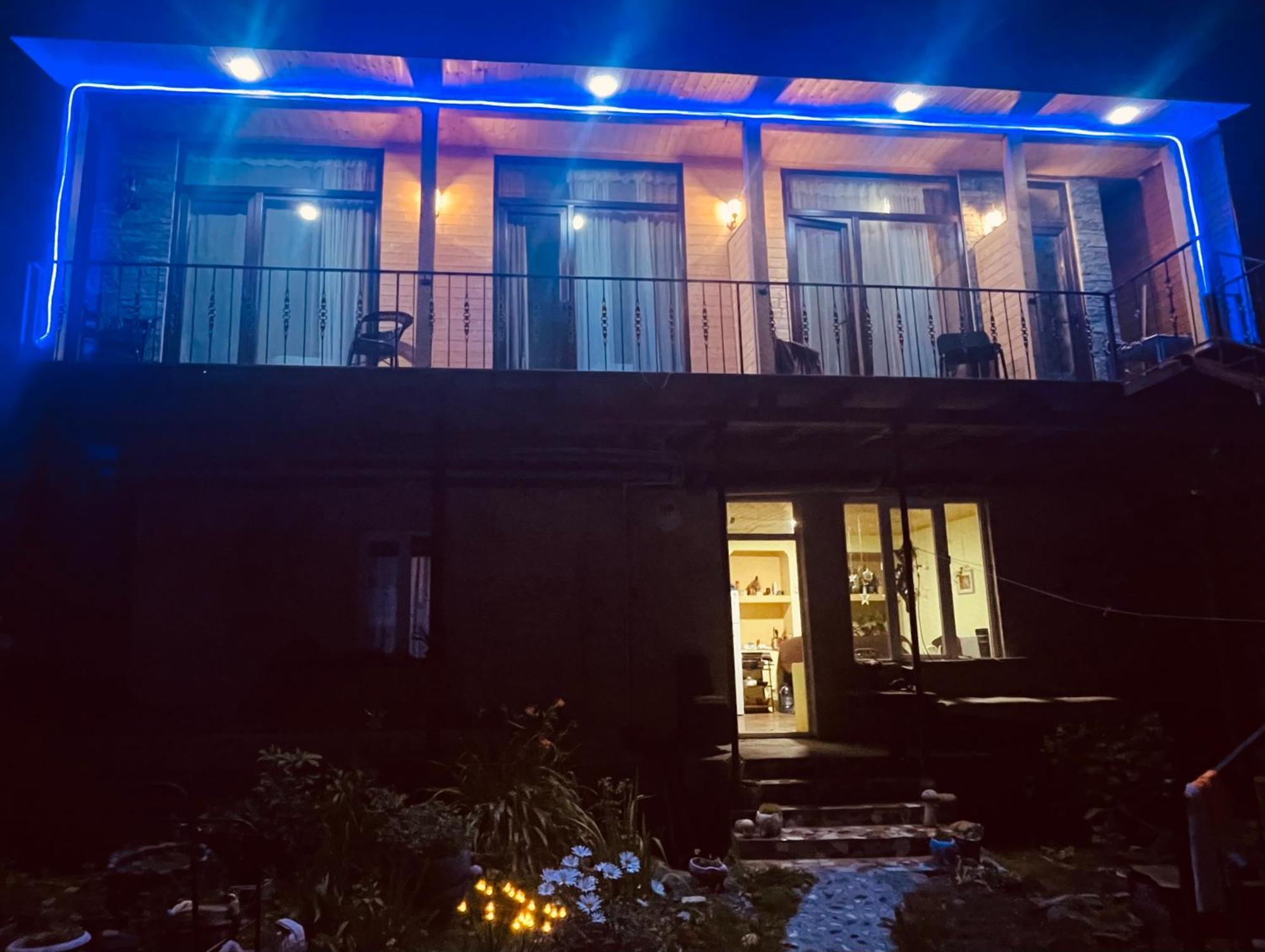 Sunny Guesthouse Kazbegi Exterior photo