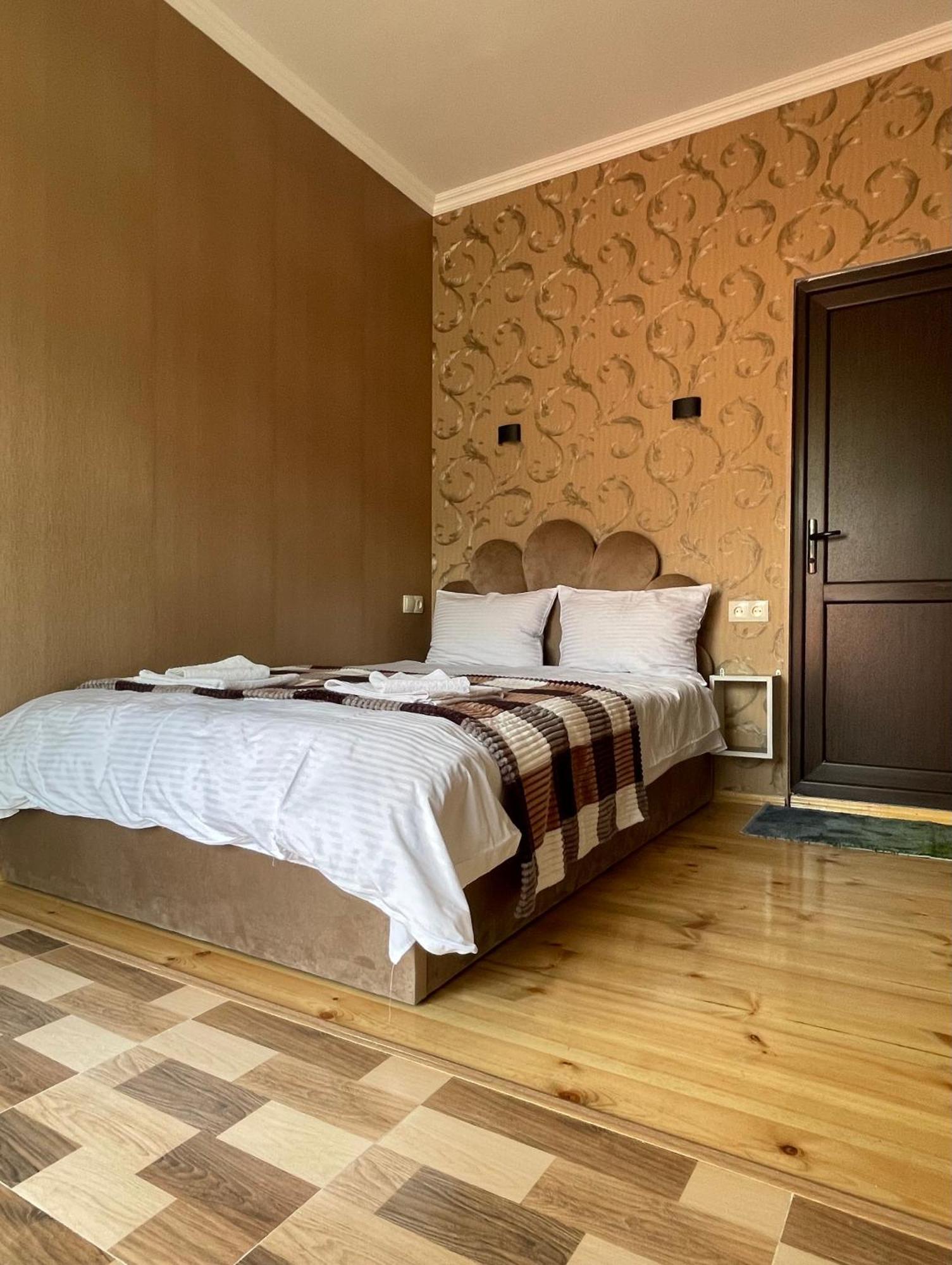 Sunny Guesthouse Kazbegi Exterior photo
