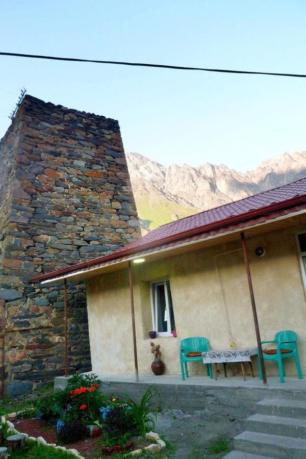 Sunny Guesthouse Kazbegi Exterior photo