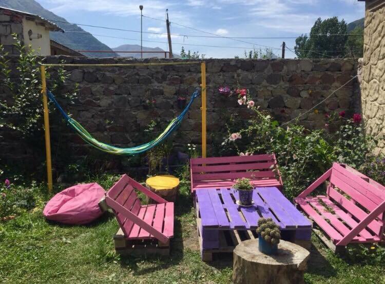 Sunny Guesthouse Kazbegi Exterior photo